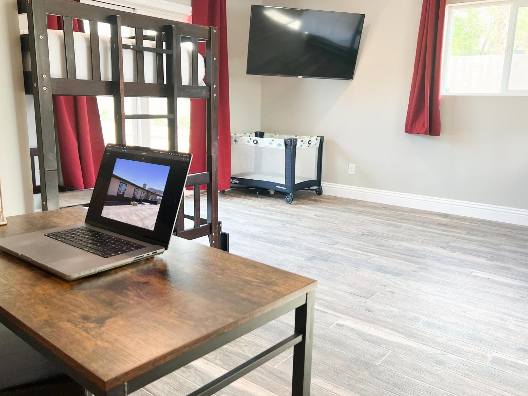 Lux Private Home - Pool, Billiards, 8 Smart Tvs, Board Games, Cotton Bedding - The Stone Sanctuary At Mccullough Hills Trailhead Las Vegas Extérieur photo