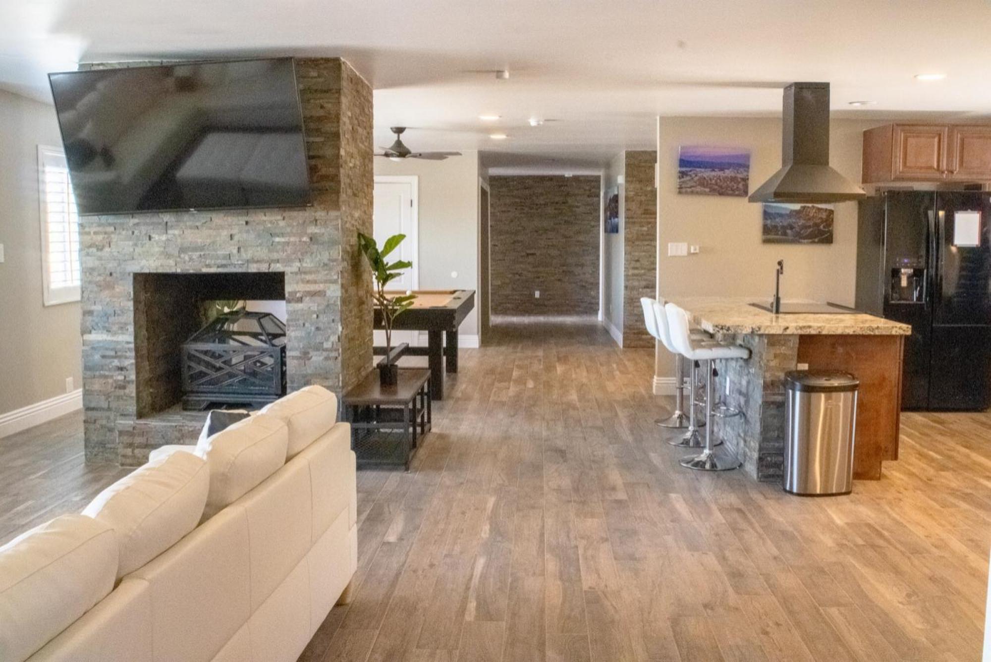 Lux Private Home - Pool, Billiards, 8 Smart Tvs, Board Games, Cotton Bedding - The Stone Sanctuary At Mccullough Hills Trailhead Las Vegas Extérieur photo