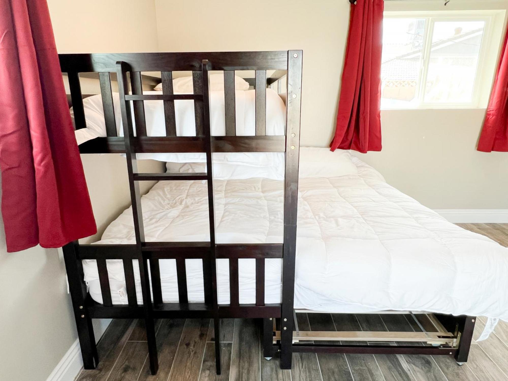 Lux Private Home - Pool, Billiards, 8 Smart Tvs, Board Games, Cotton Bedding - The Stone Sanctuary At Mccullough Hills Trailhead Las Vegas Extérieur photo