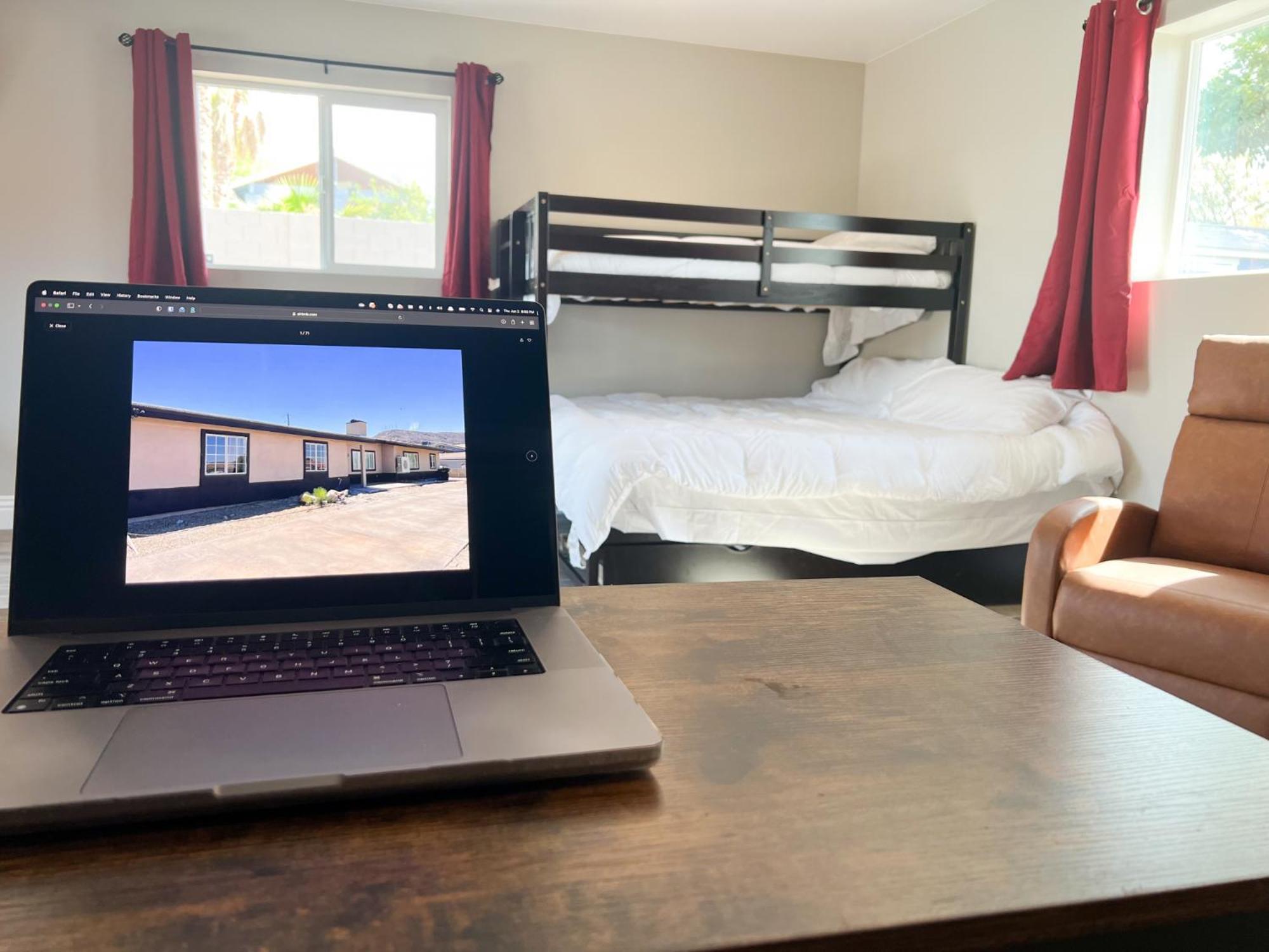 Lux Private Home - Pool, Billiards, 8 Smart Tvs, Board Games, Cotton Bedding - The Stone Sanctuary At Mccullough Hills Trailhead Las Vegas Extérieur photo